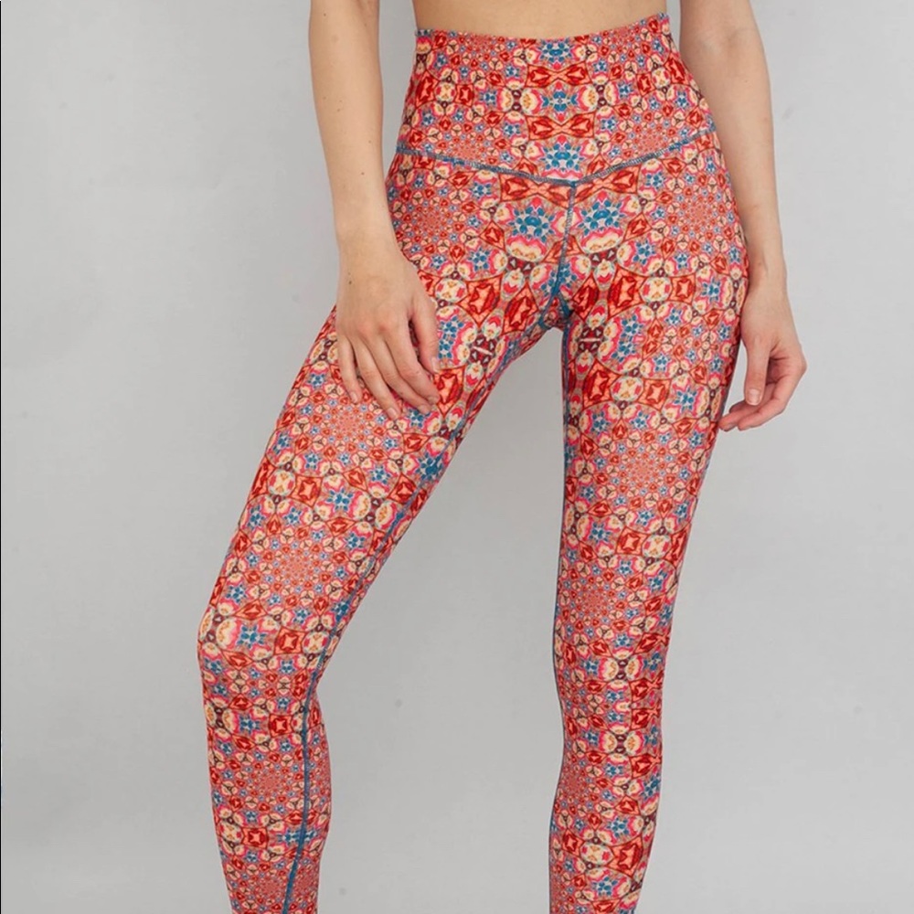 Wolven Threads Fractal Leggings